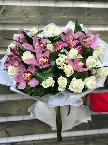 Букет цветов из: Розы и Хризантемы в Ясногорске Тульской области