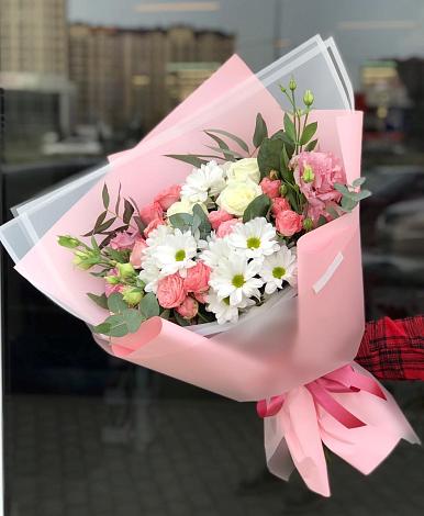 Букет цветов из: Розы, Лизиантусы и Хризантемы в Ясногорске Тульской области